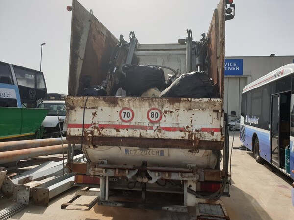 10#6794 Autocarro Compattatore Iveco in vendita - foto 4