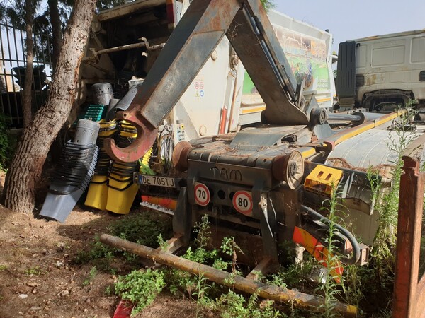 16#6794 Autocarro Iveco Con Gru in vendita - foto 4