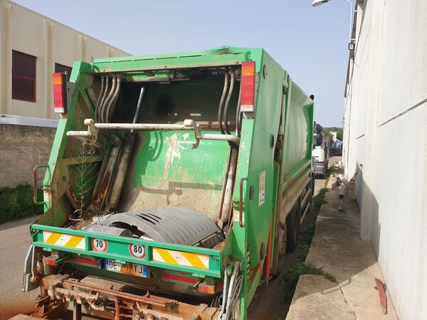 17#6794 Autocarro Iveco in vendita - foto 4