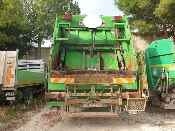 2#6794 Autocarro Compattatore 3 Assi Iveco in vendita - foto 2