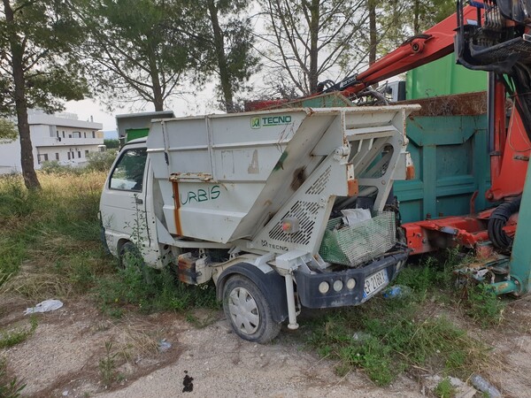22#6794 Autocarro Piaggio Con Vasca in vendita - foto 2