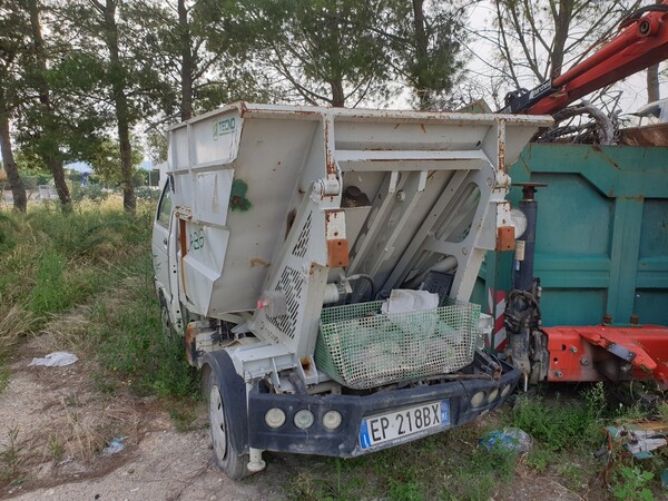 22#6794 Autocarro Piaggio Con Vasca in vendita - foto 3