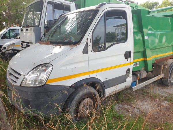 24#6794 Autocarro compattatore Iveco in vendita - foto 1