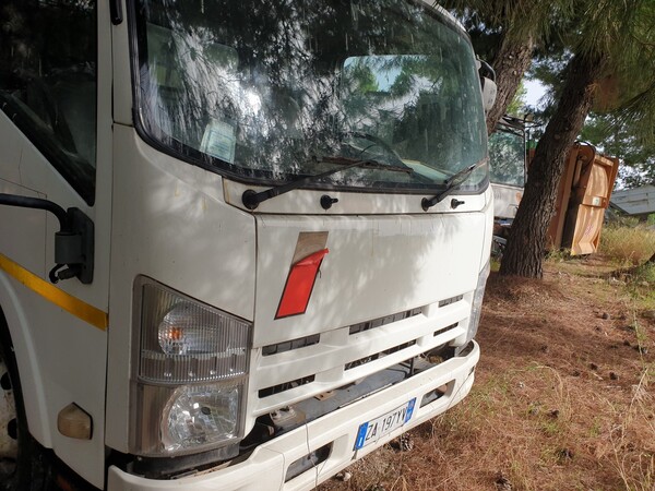 25#6794 Autocarro Isuzu Costipatore Posteriore in vendita - foto 4