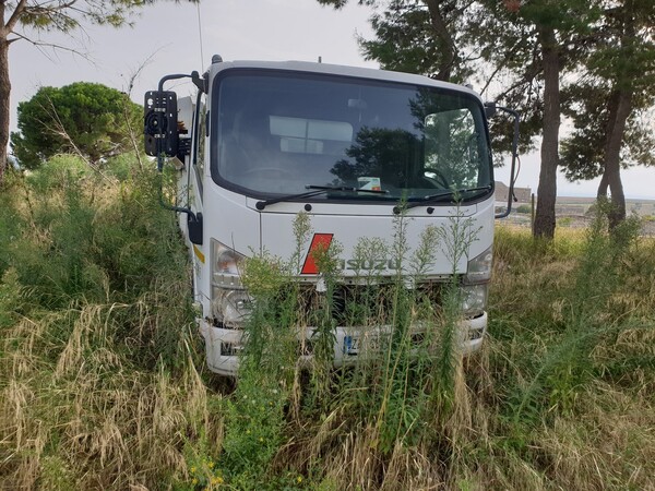 26#6794 Autocarro Isuzu Costipatore Posteriore in vendita - foto 2