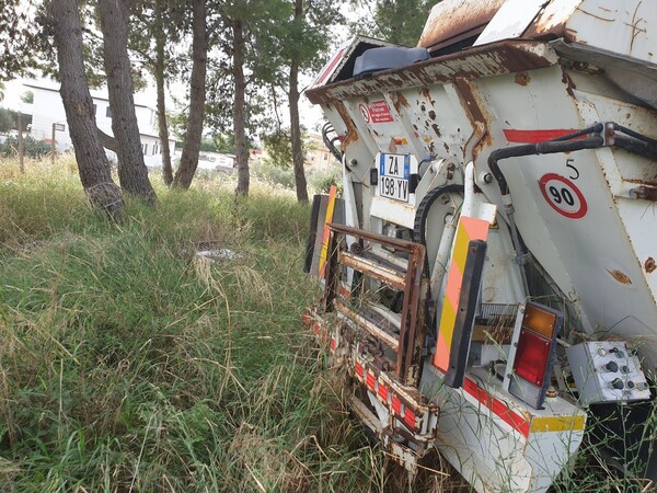 26#6794 Autocarro Isuzu Costipatore Posteriore in vendita - foto 4