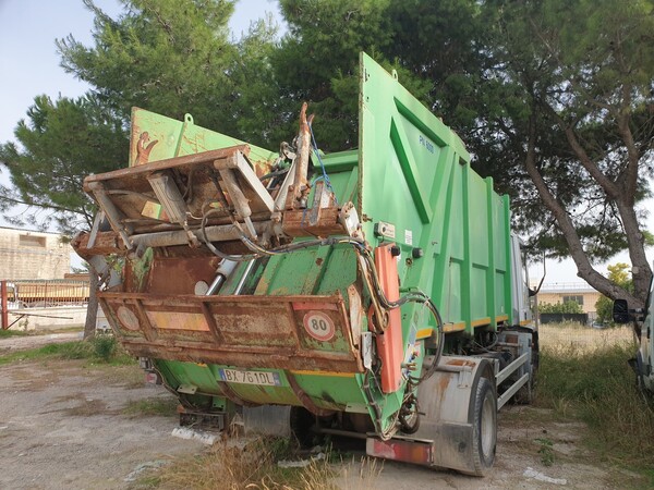 8#6794 Autocarro compattatore Iveco Eurocargo in vendita - foto 2