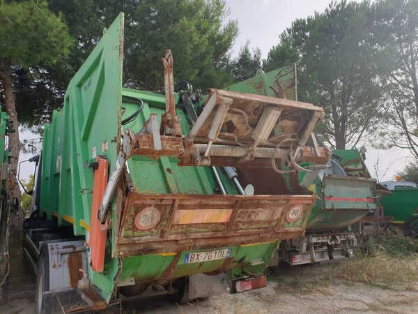 8#6794 Autocarro compattatore Iveco Eurocargo in vendita - foto 3