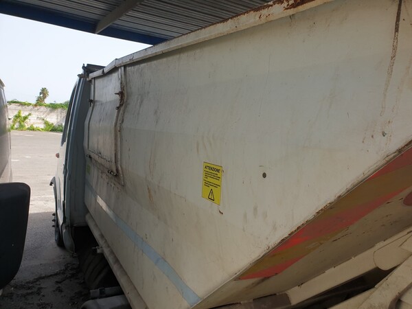9#6794 Autocarro Iveco Cassone con vasca e avb in vendita - foto 6