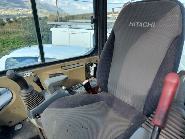 19#6799 Miniescavatore Hitachi in vendita - foto 5