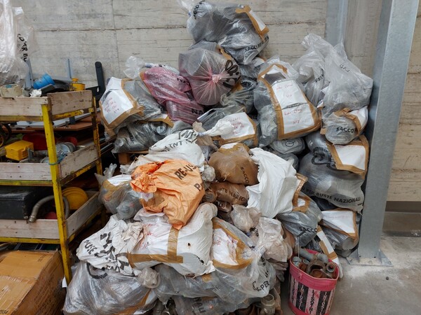 26#6799 Attrezzature e materiale da cantiere in vendita - foto 2