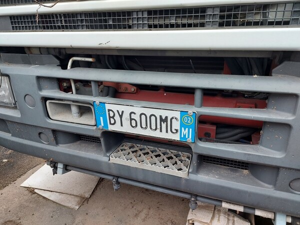 52#6803 Spazzatrice Iveco in vendita - foto 2