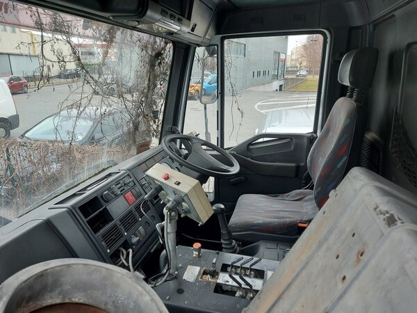 52#6803 Spazzatrice Iveco in vendita - foto 13