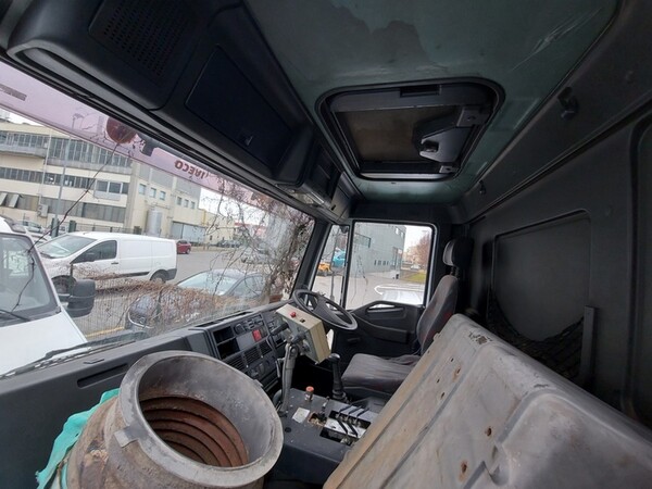 52#6803 Spazzatrice Iveco in vendita - foto 14