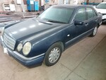 Immagine 2 - Automobile Mercedes E200 - Lotto 7 (Asta 6807)