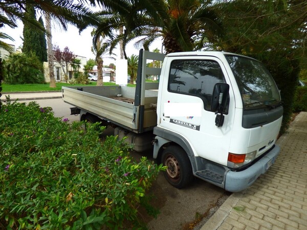 47#6817 Autocarro cassonato Nissan in vendita - foto 2