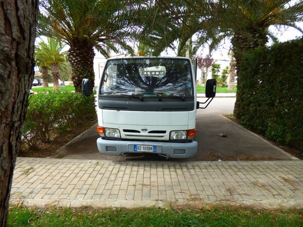 47#6817 Autocarro cassonato Nissan in vendita - foto 3