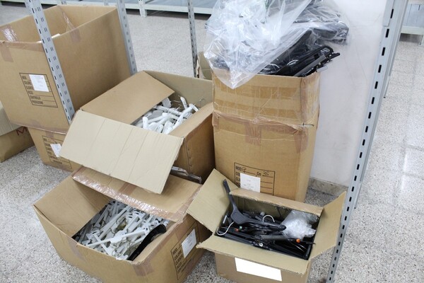 2#6821 Bottoni e accessori per abiti in vendita - foto 16