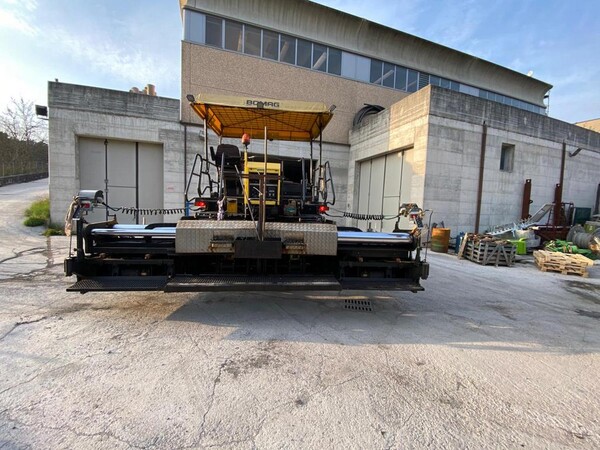 1#6828 Finitrice Bomag in vendita - foto 1