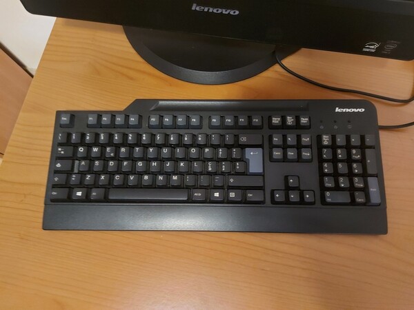2#6830 Arredamento e attrezzatura informatica in vendita - foto 8