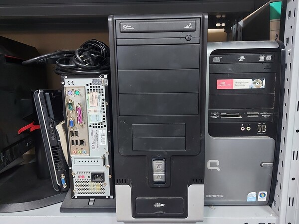 2#6830 Arredamento e attrezzatura informatica in vendita - foto 17