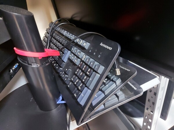 2#6830 Arredamento e attrezzatura informatica in vendita - foto 18