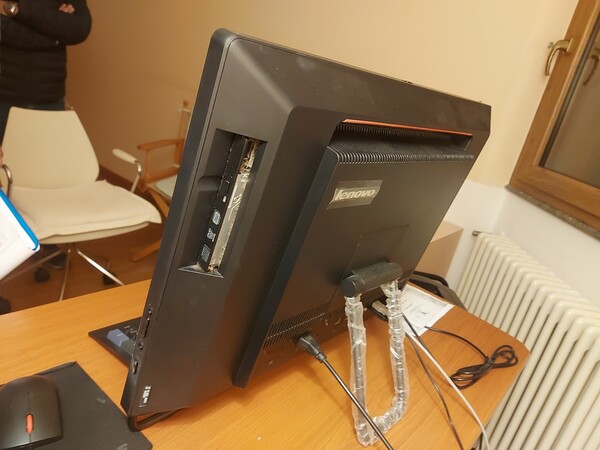 2#6830 Arredamento e attrezzatura informatica in vendita - foto 27
