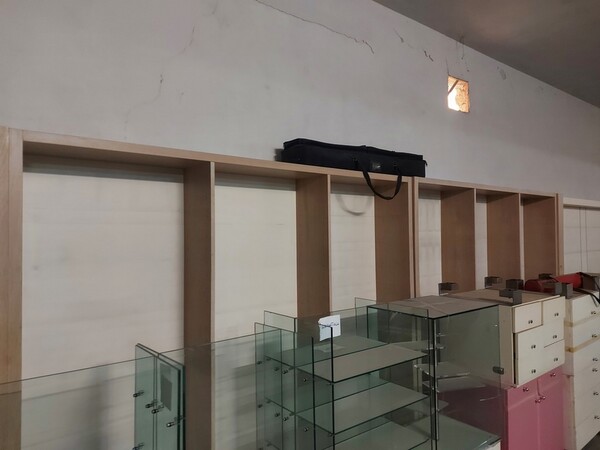 3#6830 Arredamento e attrezzatura informatica in vendita - foto 29