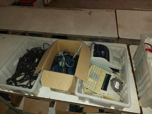 3#6830 Arredamento e attrezzatura informatica in vendita - foto 36