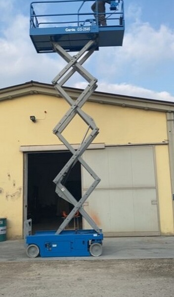 1#6832 Piattaforma aerea verticale Genie in vendita - foto 6