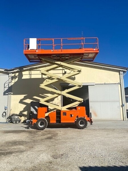 2#6832 Piattaforma aerea verticale JLG in vendita - foto 1