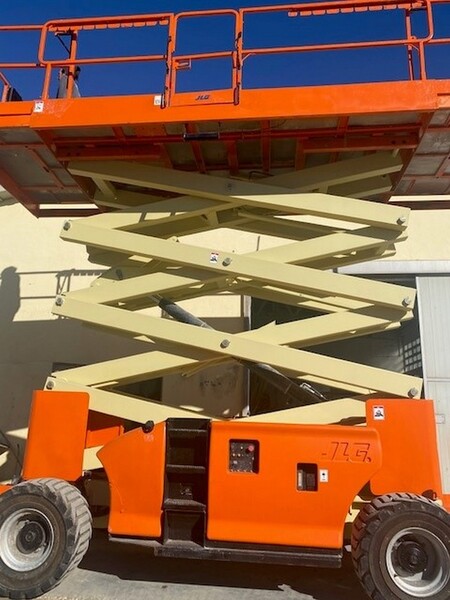 2#6832 Piattaforma aerea verticale JLG in vendita - foto 2