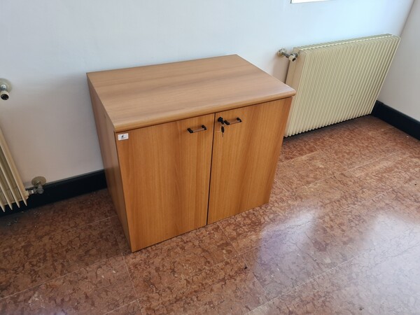 1#6840 Arredi da ufficio e ricambi automotive ed elettrici in vendita - foto 5