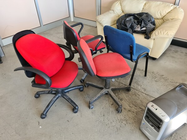 1#6840 Arredi da ufficio e ricambi automotive ed elettrici in vendita - foto 21