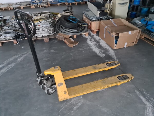 1#6840 Arredi da ufficio e ricambi automotive ed elettrici in vendita - foto 37