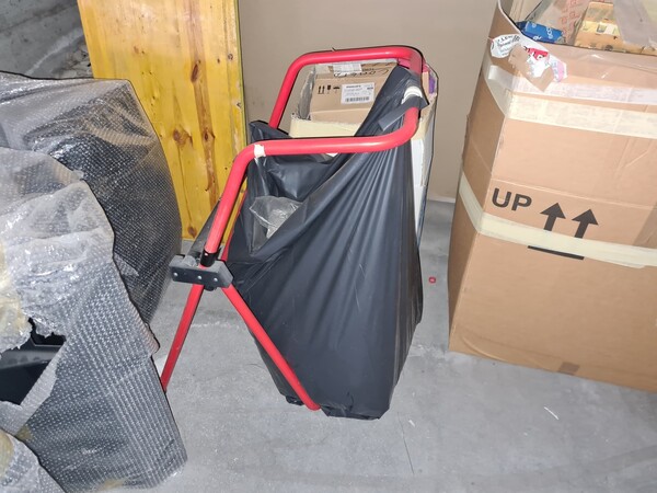 1#6840 Arredi da ufficio e ricambi automotive ed elettrici in vendita - foto 38