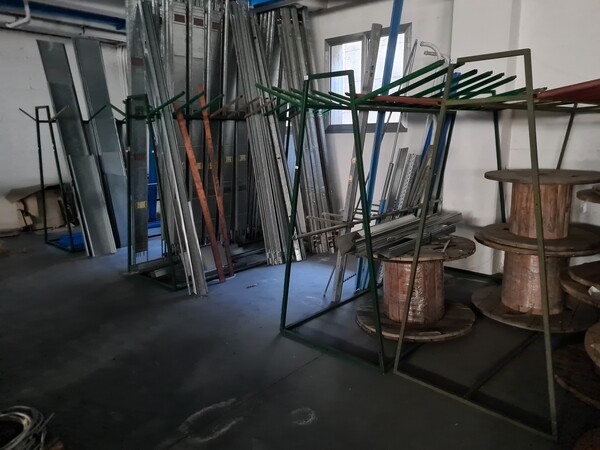 1#6840 Arredi da ufficio e ricambi automotive ed elettrici in vendita - foto 42