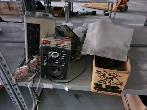 1#6840 Arredi da ufficio e ricambi automotive ed elettrici in vendita - foto 59