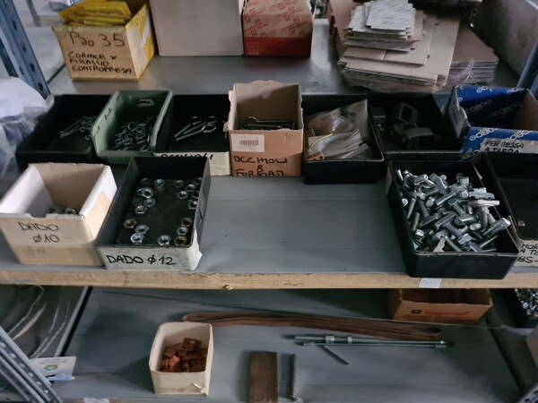 1#6840 Arredi da ufficio e ricambi automotive ed elettrici in vendita - foto 60
