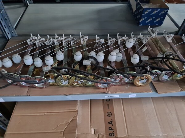 1#6840 Arredi da ufficio e ricambi automotive ed elettrici in vendita - foto 70