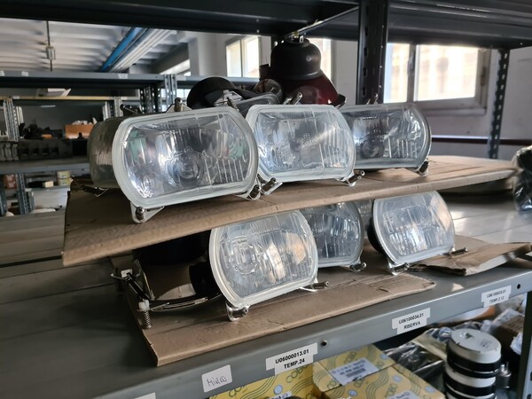 1#6840 Arredi da ufficio e ricambi automotive ed elettrici in vendita - foto 72