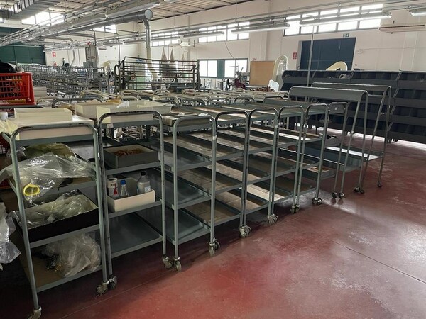 1#6841 Scaffalature e carrelli porta pelli in vendita - foto 1