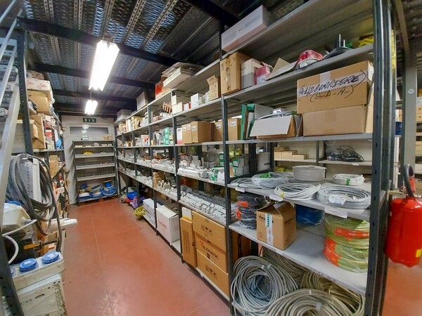 4#6876 Rimanenze di magazzino in vendita - foto 1