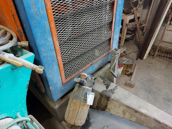 10#6880 Attrezzature edili in vendita - foto 5