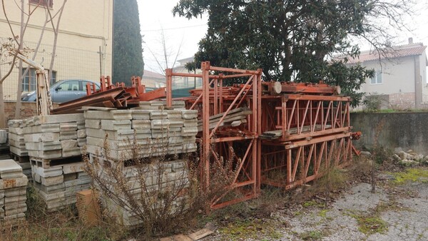 2#6880 Gru Fari in vendita - foto 2
