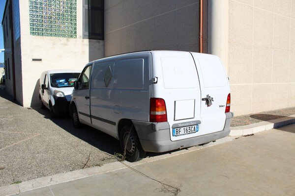 2#6883 Furgone cassonato Mercedes in vendita - foto 3