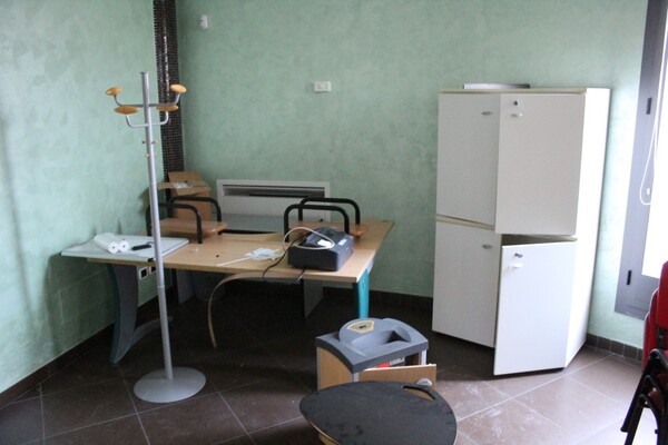 21#6883 Arredamento e attrezzature da ufficio in vendita - foto 1