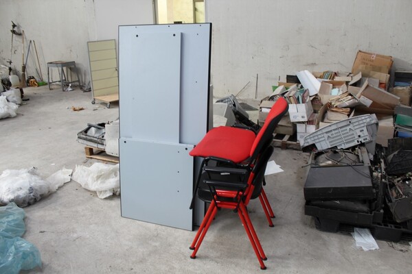 21#6883 Arredamento e attrezzature da ufficio in vendita - foto 2