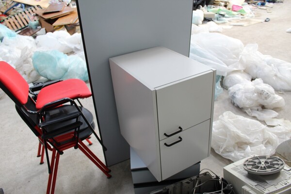 21#6883 Arredamento e attrezzature da ufficio in vendita - foto 3