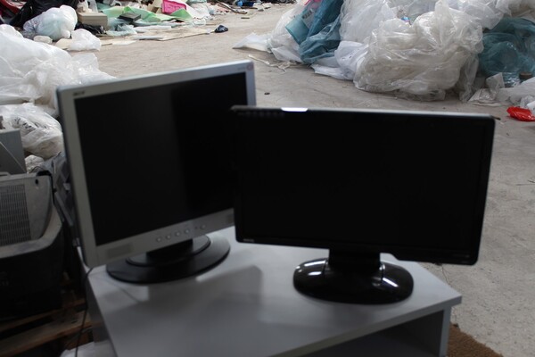 21#6883 Arredamento e attrezzature da ufficio in vendita - foto 6